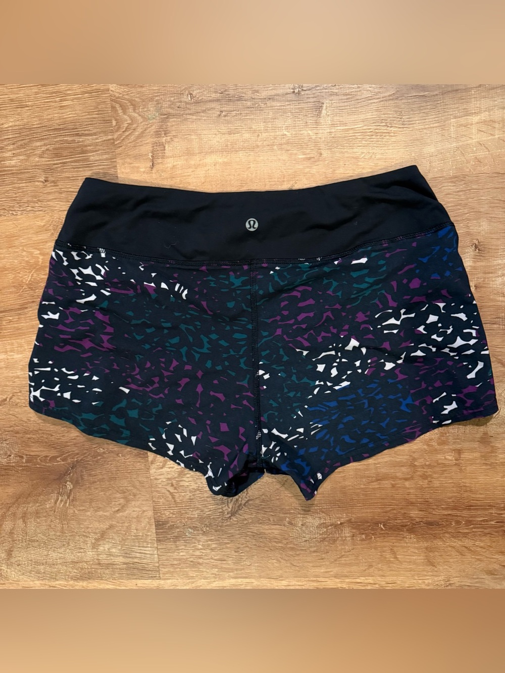 Lululemon Free Flow Short Shadow Wrap Multi / Black Z - Picture 7 of 7